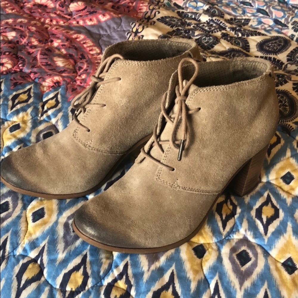 Toms Lunata lace-up bootie, size 9.5